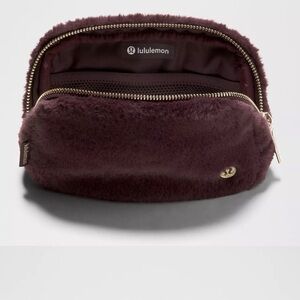 Lululemon Everyday Belt Fleece Bag, Eggplant Purple NWT